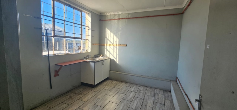 To Let commercial Property for Rent in Beacon Bay Eastern Cape